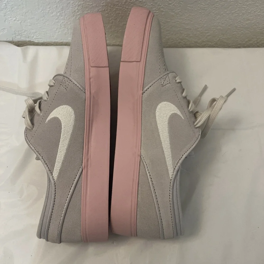 Nike SB Zoom Stefan Janoski Size 7Y Womens 9 Suede Bubblegum Pink 525104 020 NEW